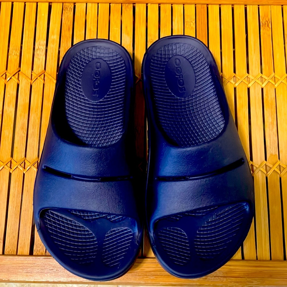 💙 🚶‍♀️OOFOS Navy Slides Recovery Sandals W/Cushioned Arch Support Sz W-5 M-3